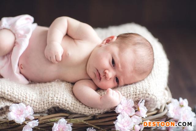 嬰兒濕疹 濕疹應(yīng)該怎么治療？