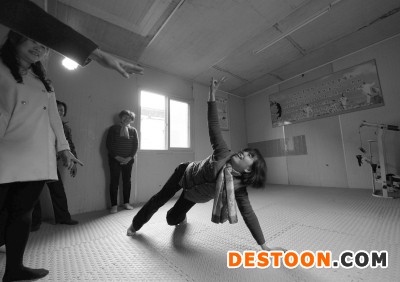 會(huì)員們?cè)趨f(xié)會(huì)活動(dòng)室里鍛煉。京華時(shí)報(bào)記者 陶冉 攝